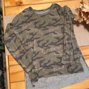 American Eagle light weight sweater.